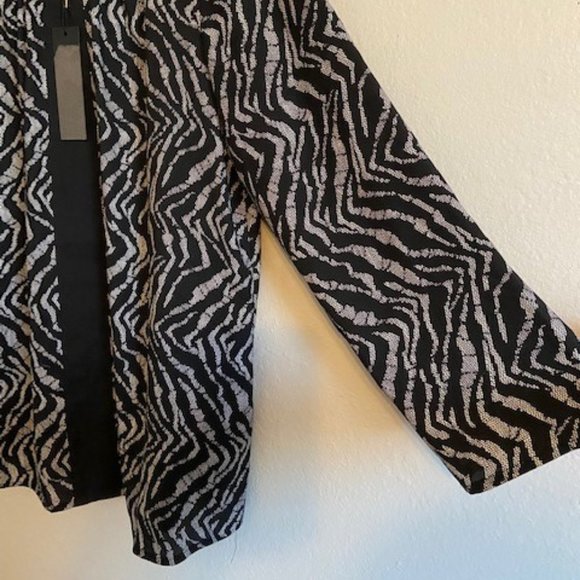 Donna Karan Black/Grey Animal Print Blouse - Picture 4 of 7